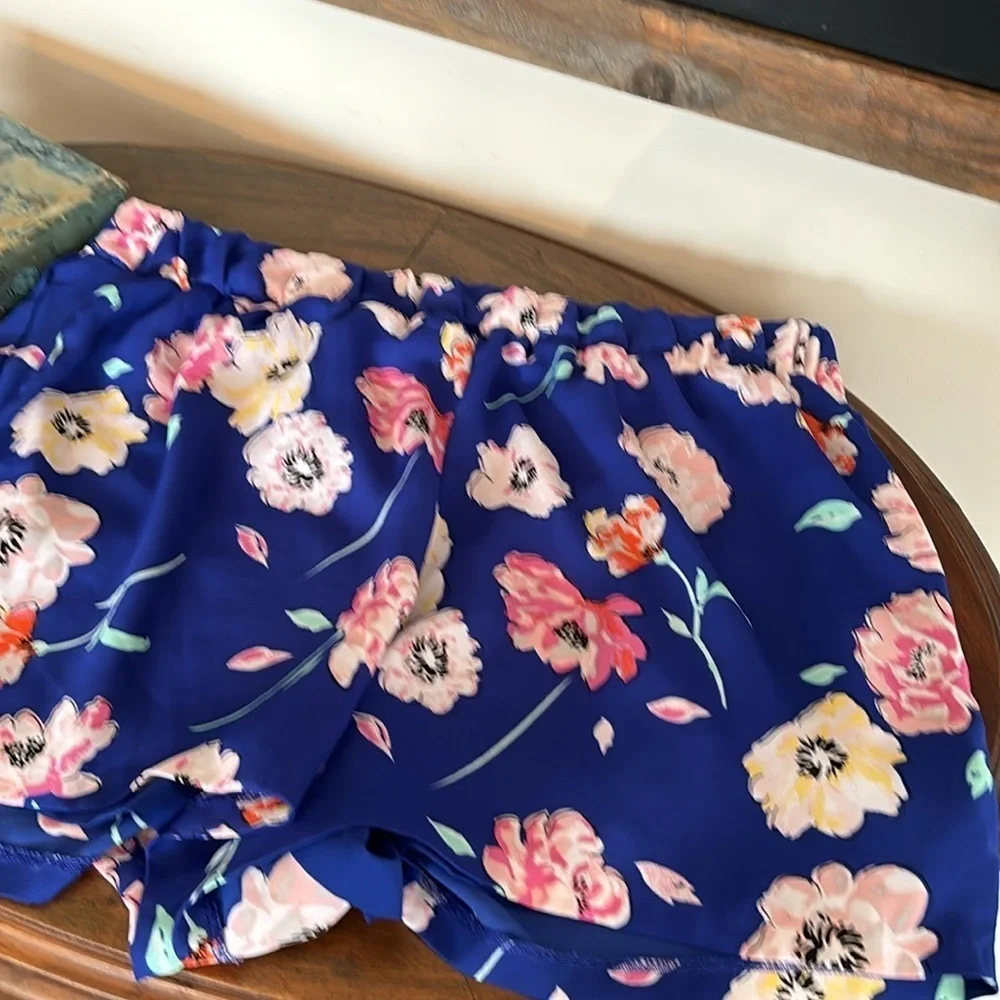 OFFERS WELCOME! Kaari Blue Floral Shorts Women’s Sz. LP Romance | Hawaiian